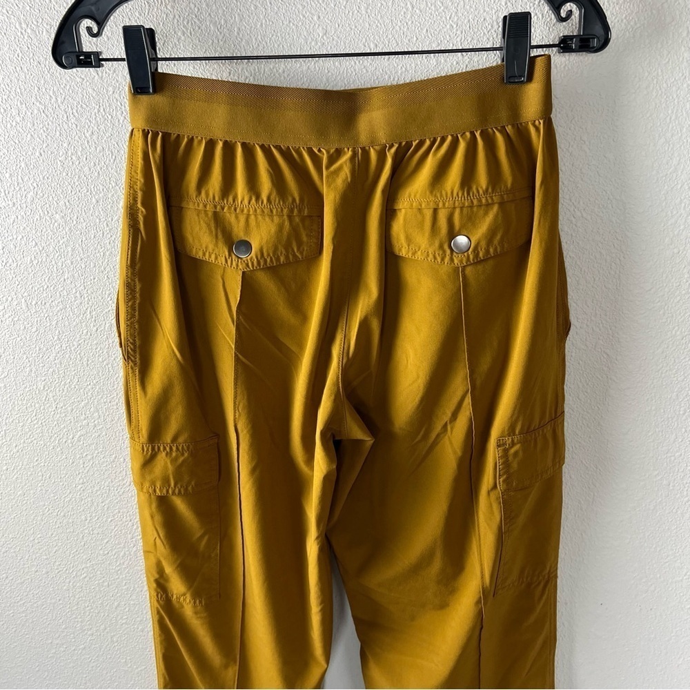 NWOT Athleta Vienna Cargo Pant Brass Yellow Active Outdoor Casual Women’s 4 - Picture 9 of 12